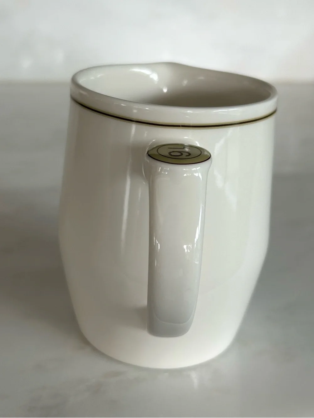 Starbucks Coffee 2008 White Frothing Barista Pitcher Creamer Jug 16 oz Ceramic